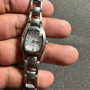 Vintage Ladies Fossil F2 Watch Silver Tone Stainless Steel ES 9526 Working